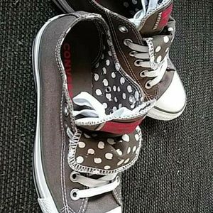 Size 7 Women's Converse